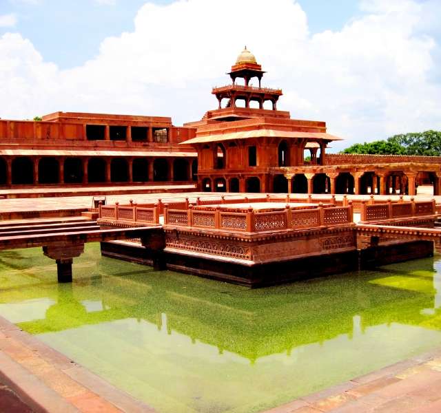 Taj-Mahal-and-Agra-Overnight-Tour-By-Car