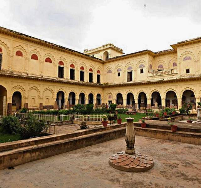 Jhansi Fort Heritage Tour